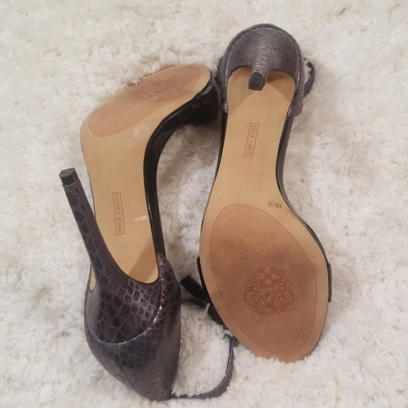 VINCE CAMUTO Black Patent & Leather Reptile Heel 9 - Picture 4 of 8